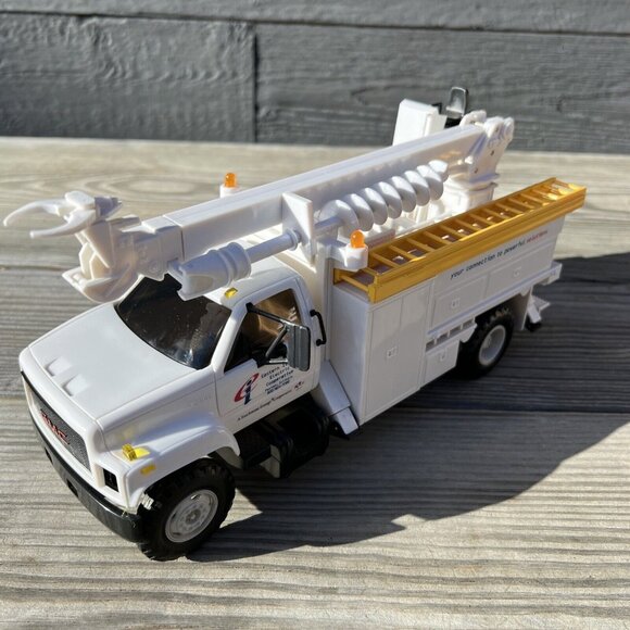 11" DG PRODUCTIONS -1996-2-1 Eastern Illini Elec. Pole Setter Auger Digger Truck - Picture 4 of 16